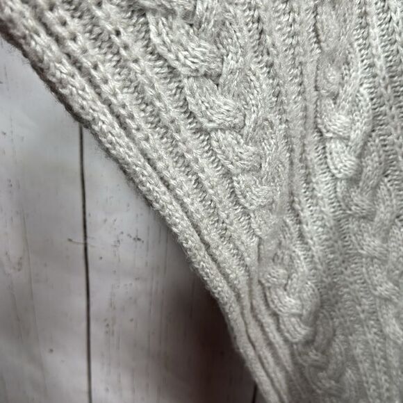 Talbots Gray Cable Knit Wool Blend Poncho Cape Minimalist Classic Preppy Cozy - Picture 10 of 15